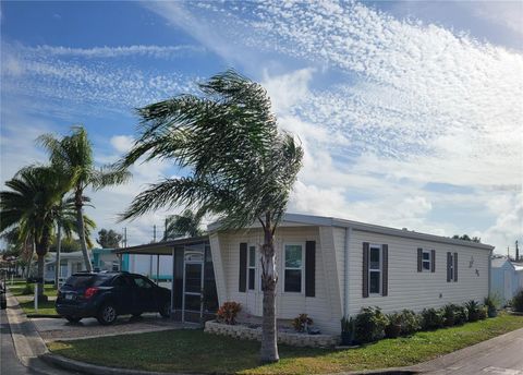 A home in ELLENTON