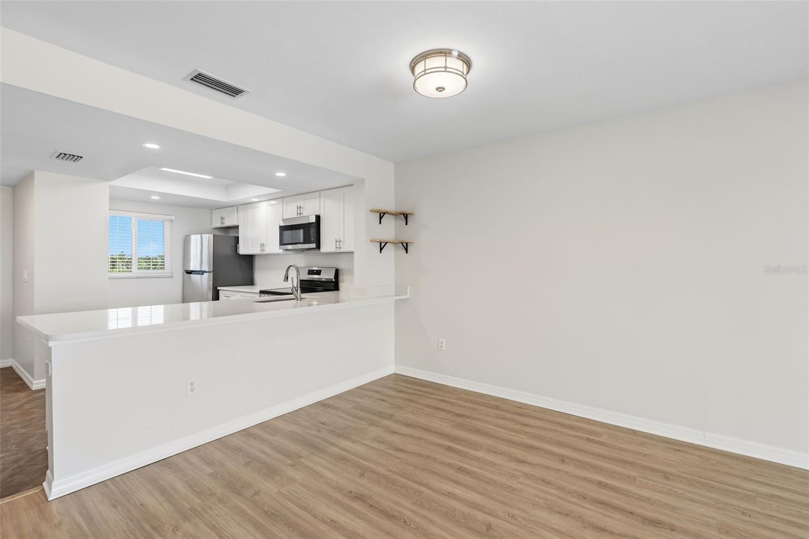 LAKES EDGE PH 05 - Residential