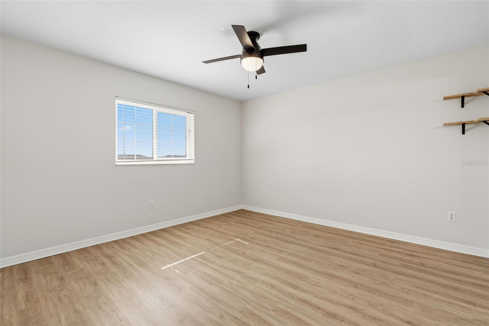 LAKES EDGE PH 05 - Residential