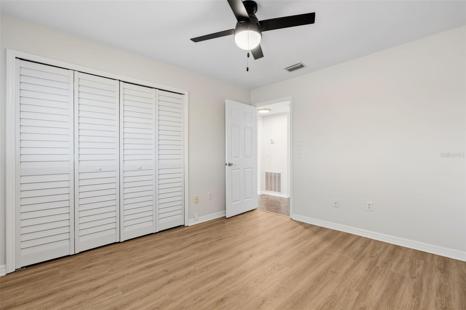 LAKES EDGE PH 05 - Residential