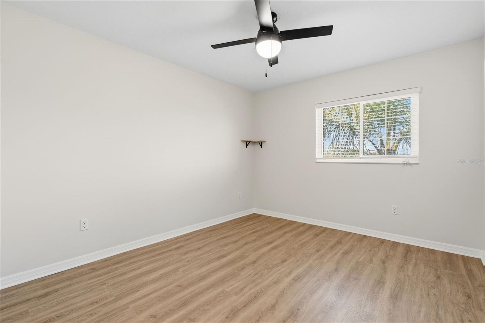 LAKES EDGE PH 05 - Residential