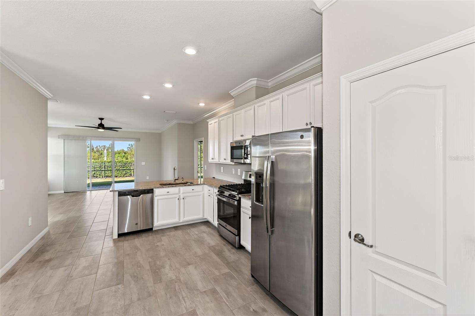 ARBOR GRANDE - Residential Lease