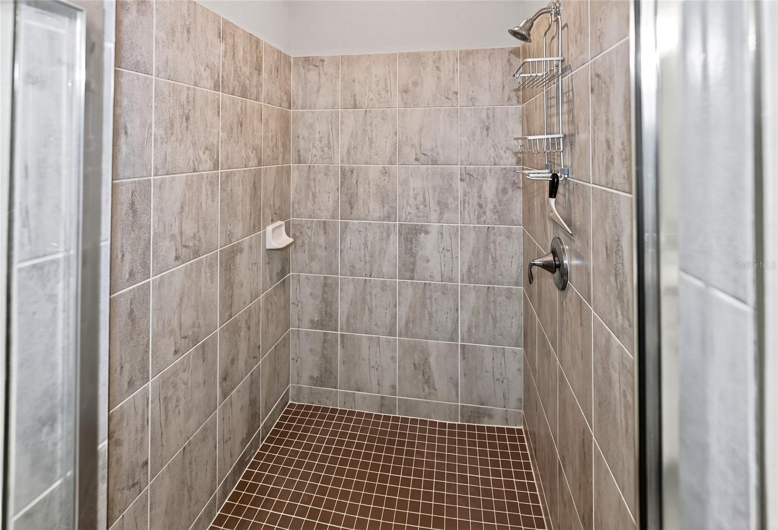 ARBOR GRANDE - Residential Lease