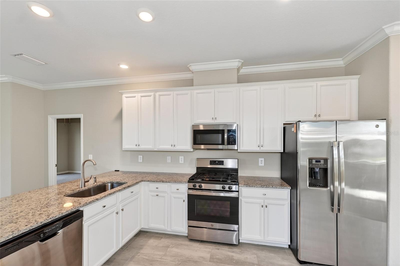 ARBOR GRANDE - Residential Lease