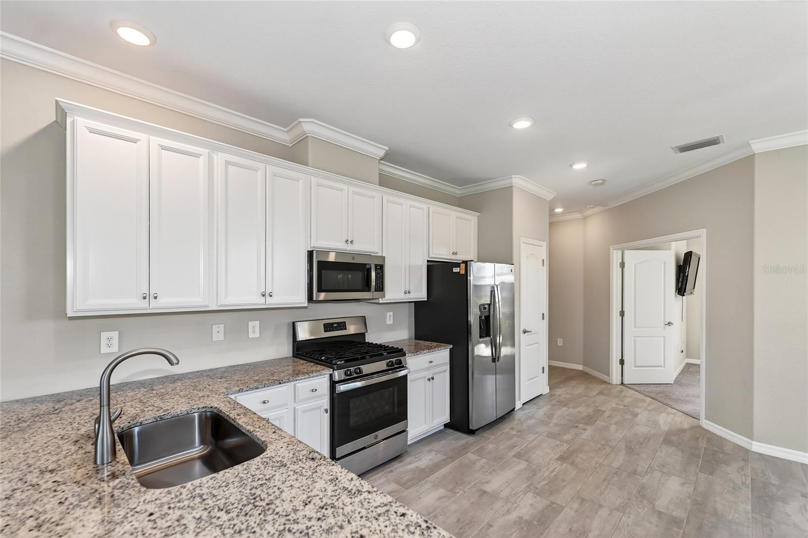 ARBOR GRANDE - Residential Lease