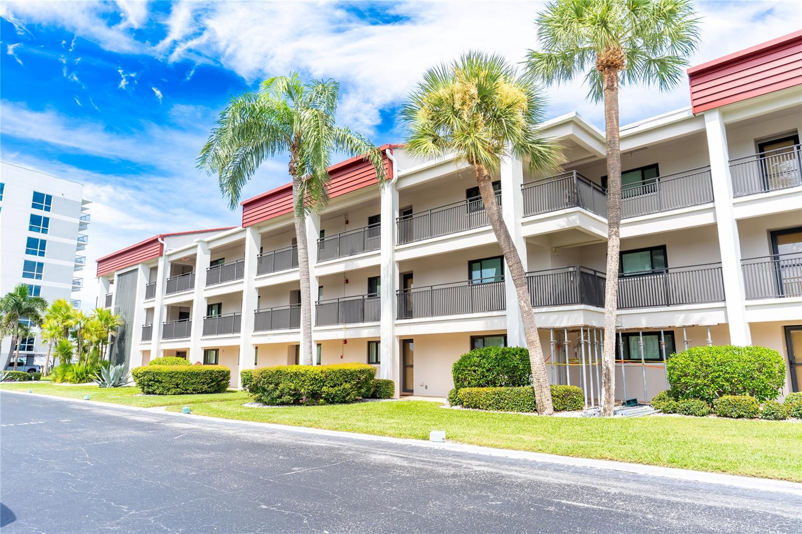 868 BAYWAY BOULEVARD 304