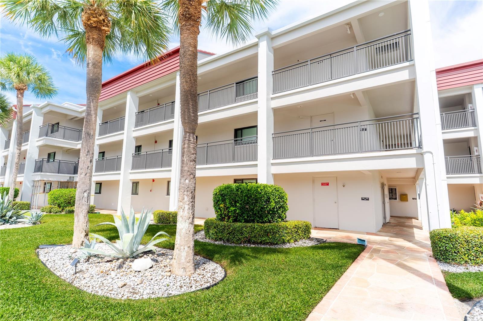 868 BAYWAY BOULEVARD 304