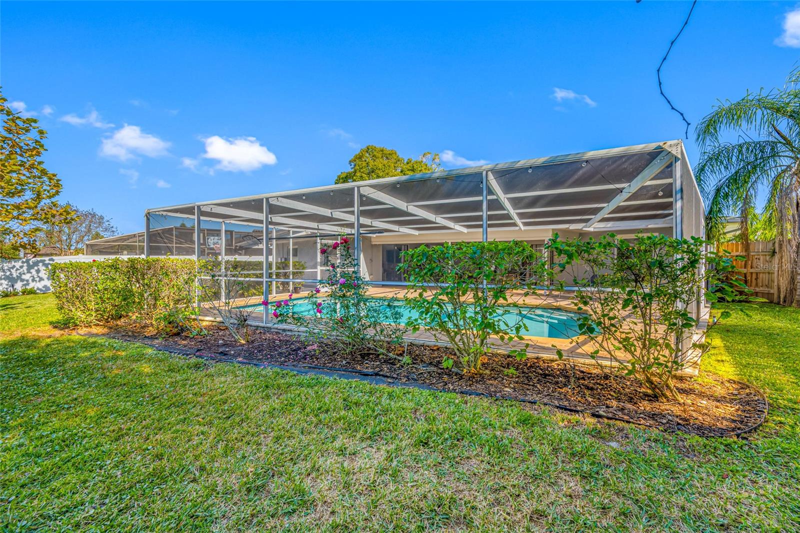 DEL ROBLES - Residential