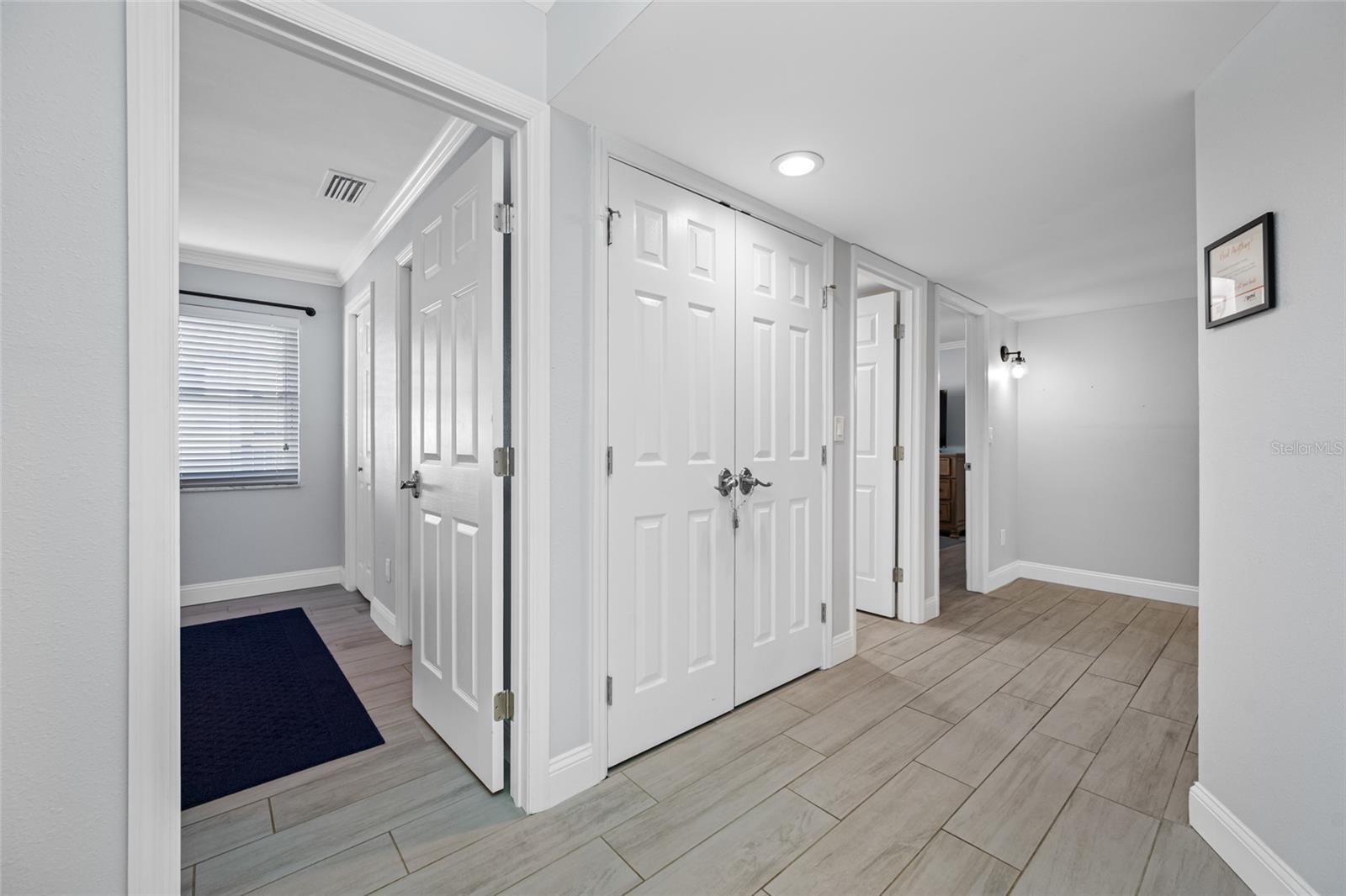 DEL ROBLES - Residential