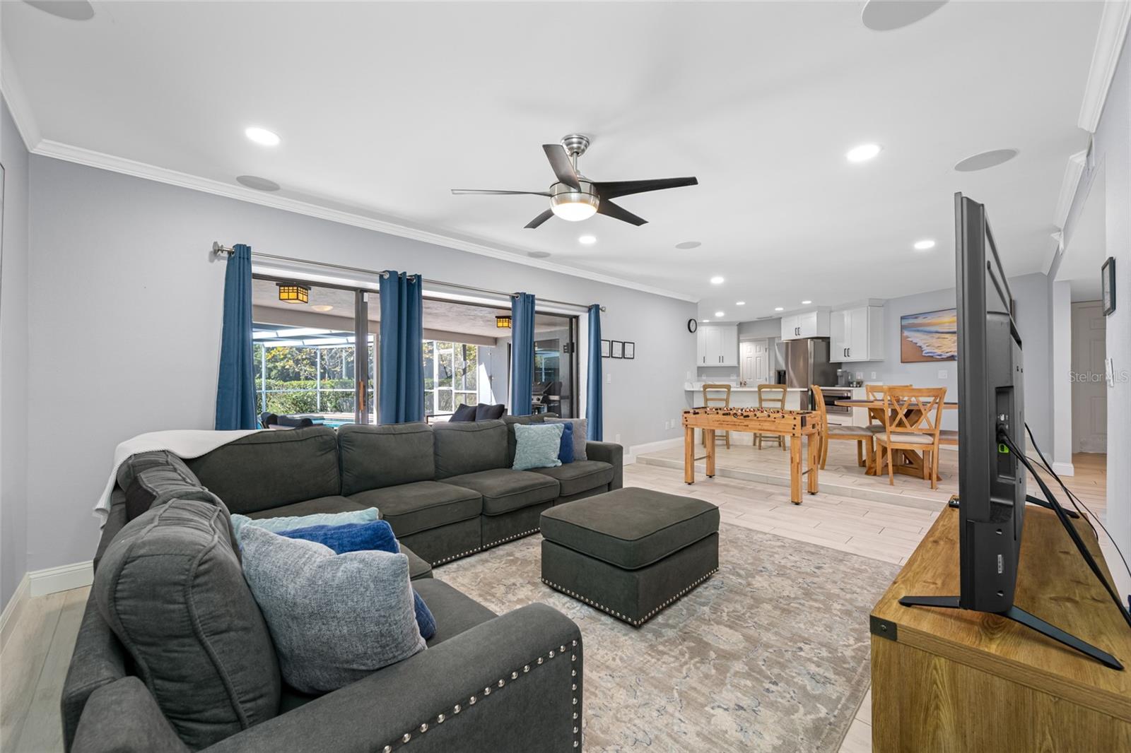 DEL ROBLES - Residential