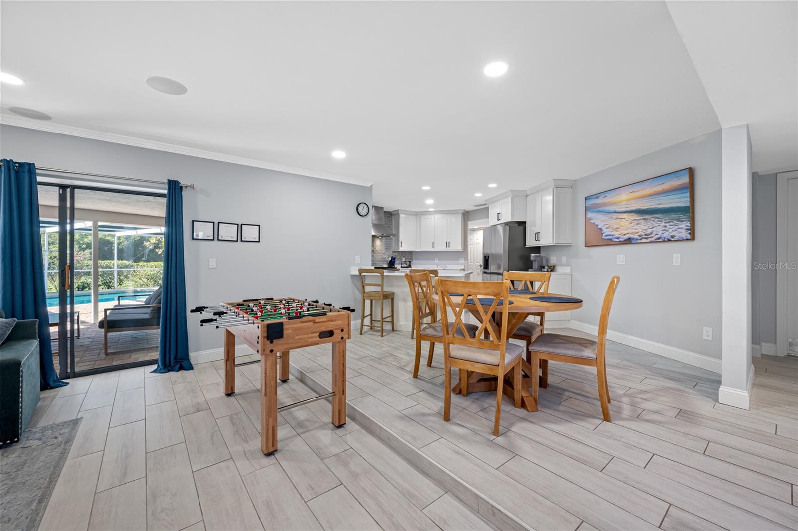 DEL ROBLES - Residential