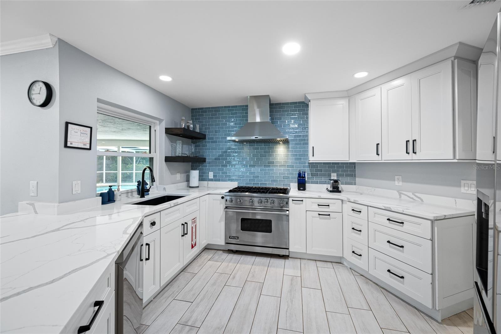 DEL ROBLES - Residential