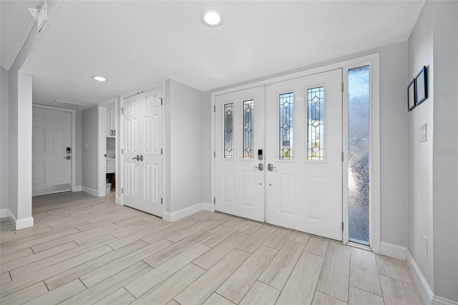 DEL ROBLES - Residential