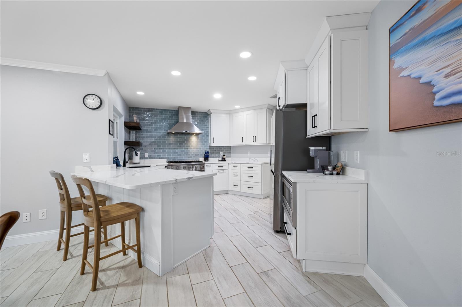 DEL ROBLES - Residential