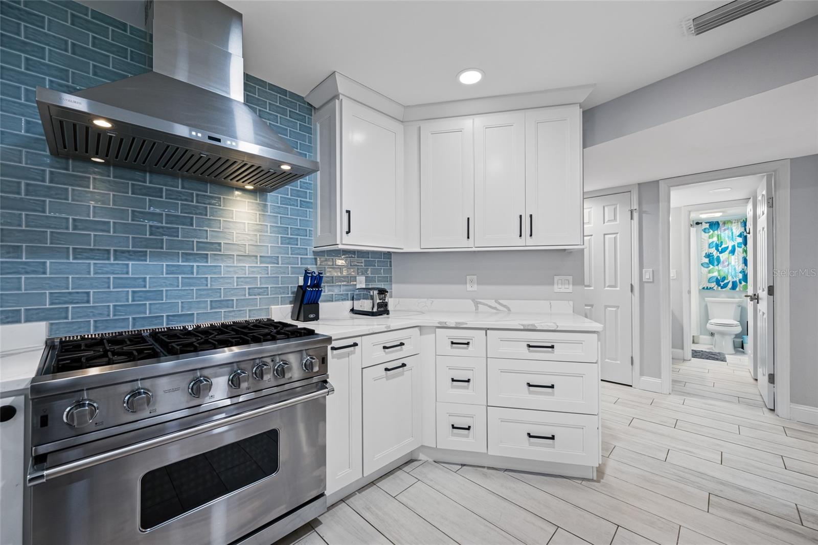 DEL ROBLES - Residential