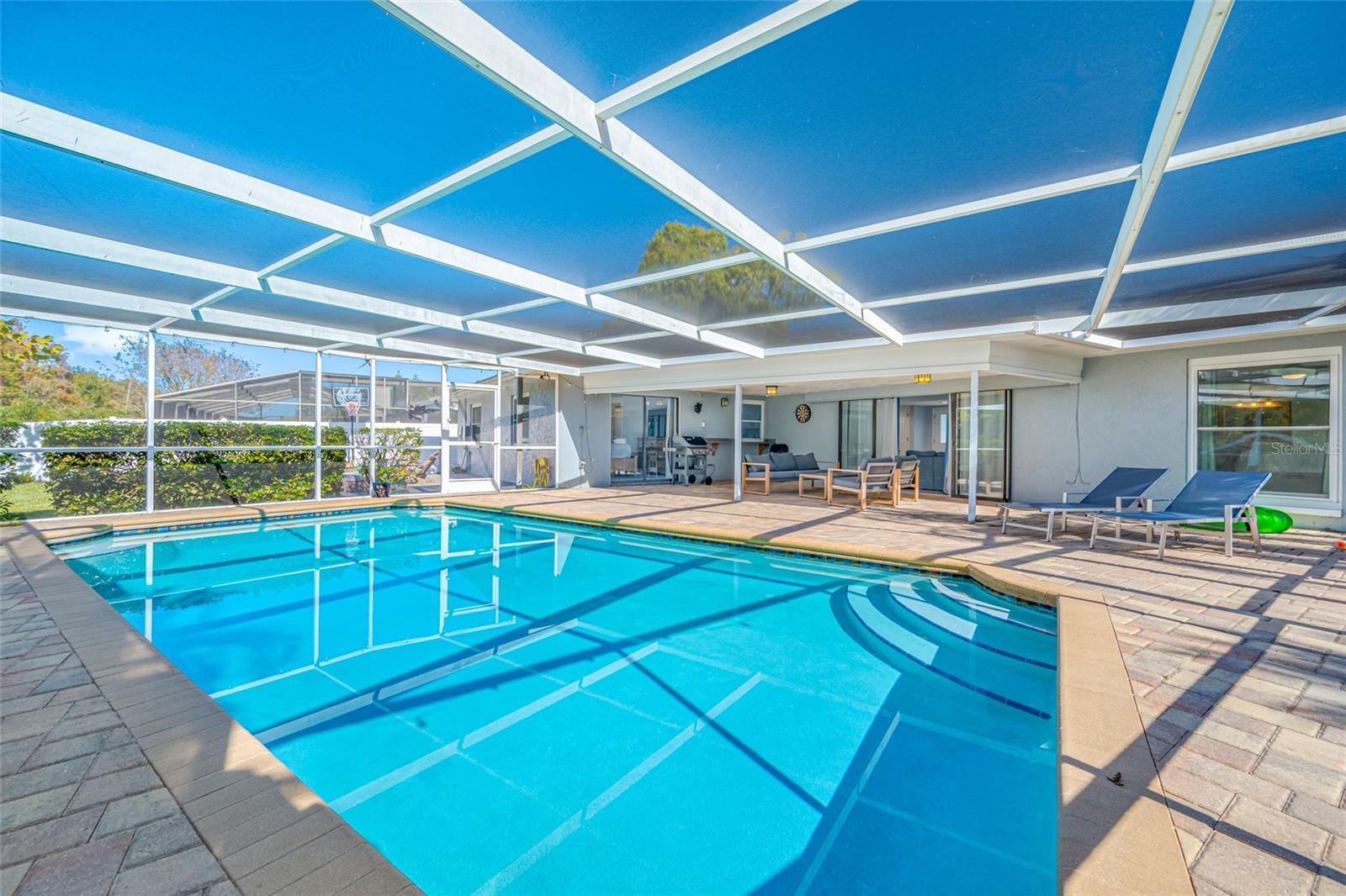 DEL ROBLES - Residential