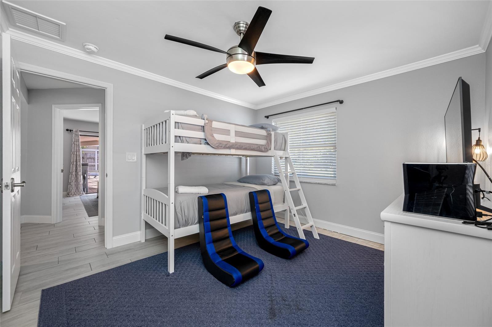 DEL ROBLES - Residential