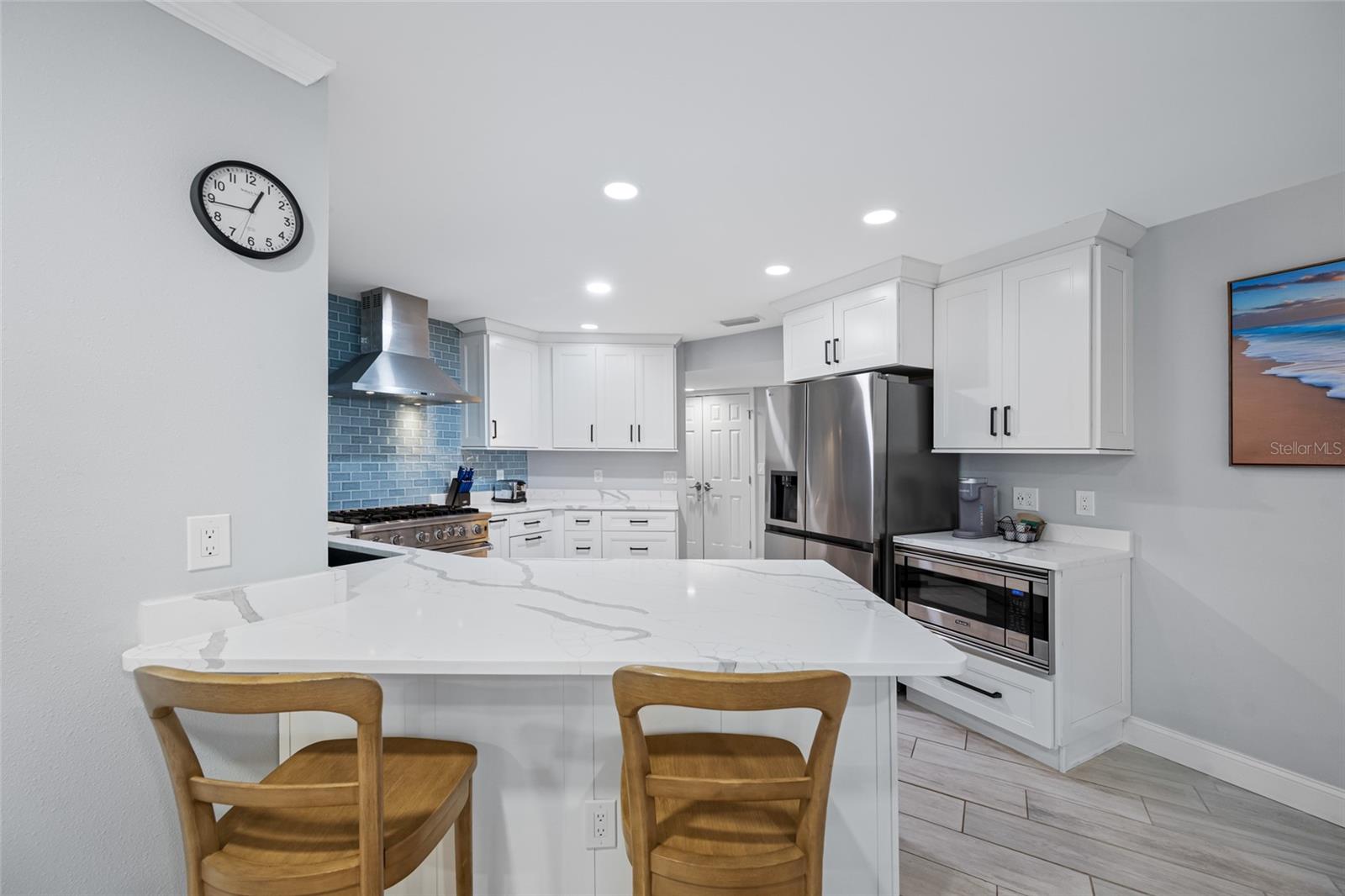 DEL ROBLES - Residential