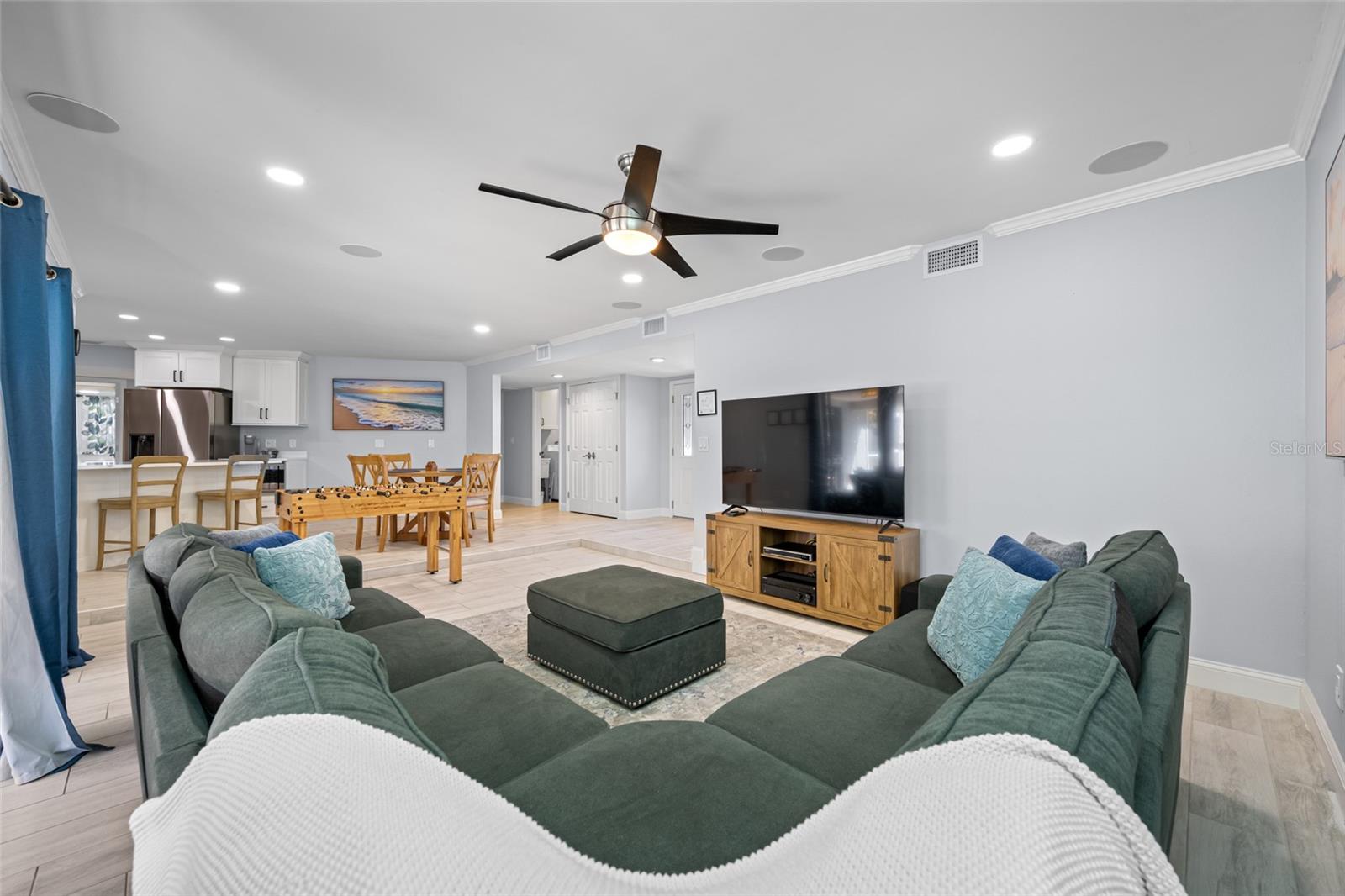 DEL ROBLES - Residential