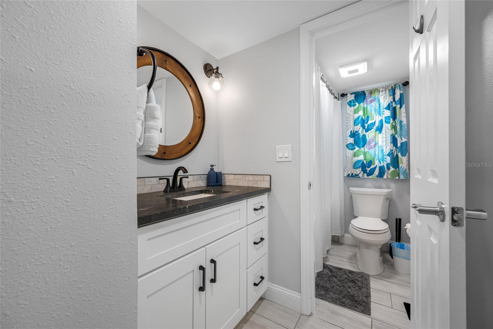 DEL ROBLES - Residential