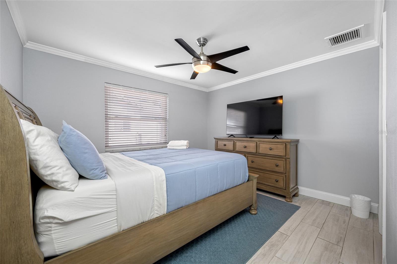 DEL ROBLES - Residential