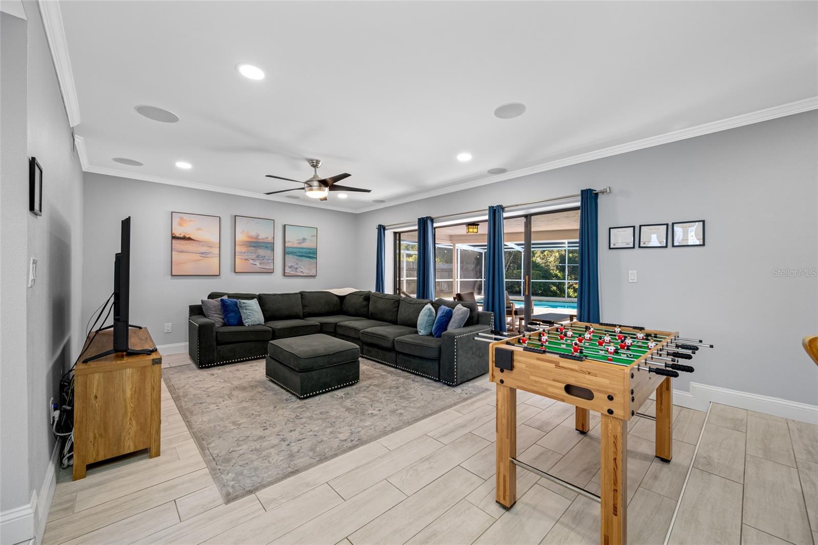 DEL ROBLES - Residential