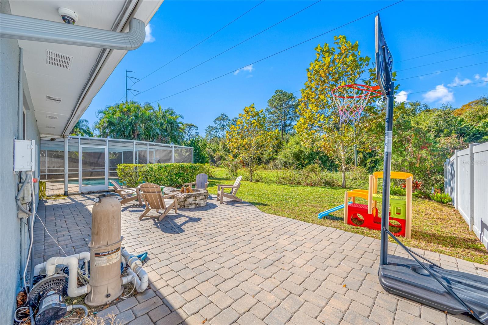 DEL ROBLES - Residential