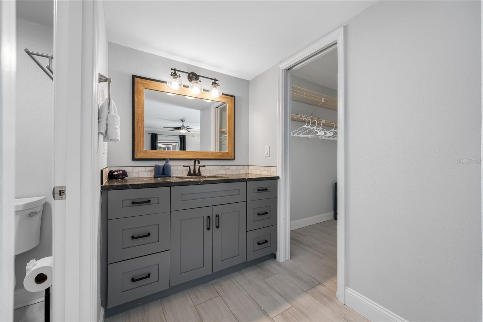 DEL ROBLES - Residential