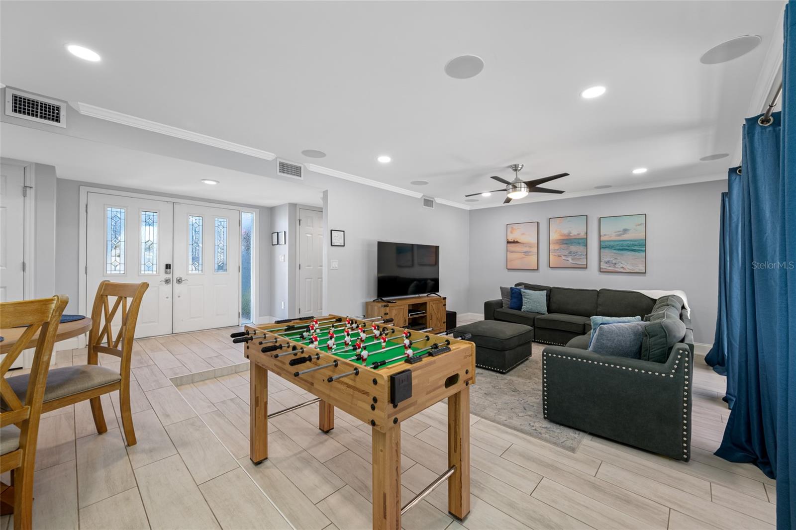 DEL ROBLES - Residential