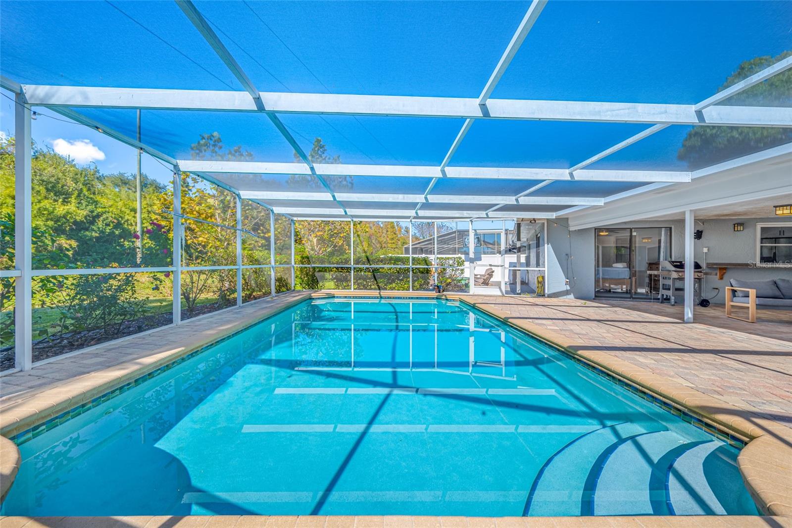 DEL ROBLES - Residential