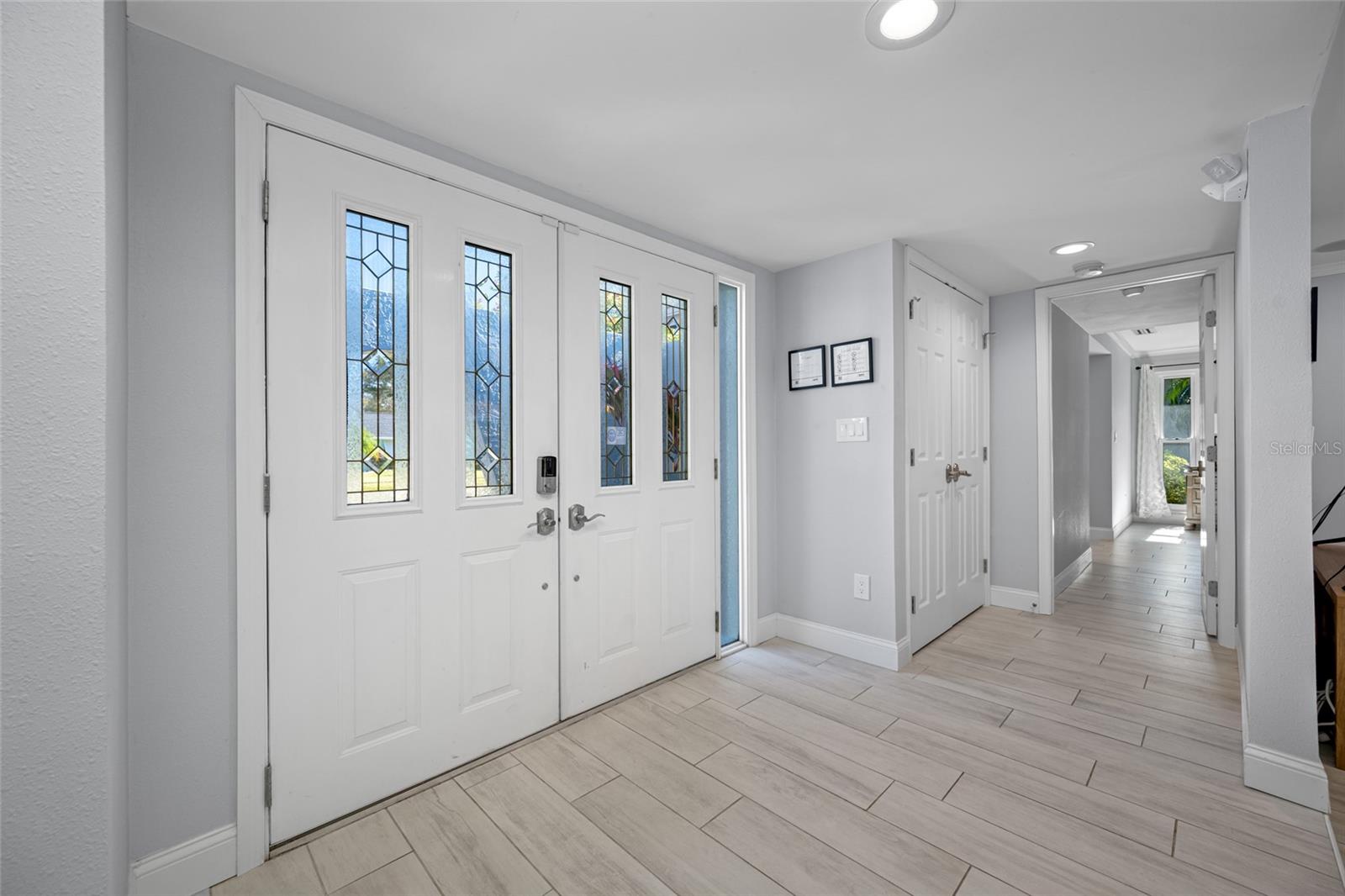 DEL ROBLES - Residential