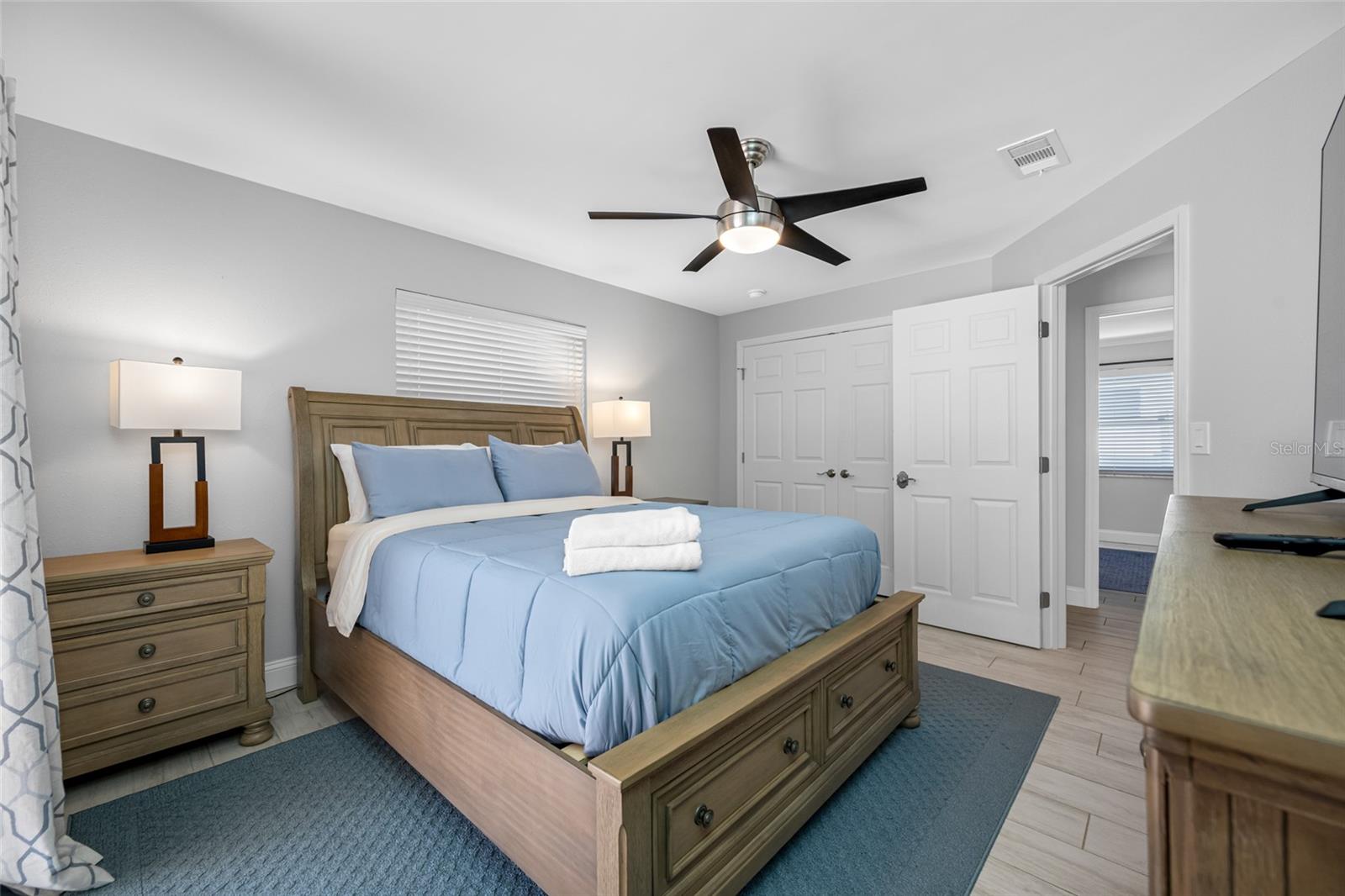 DEL ROBLES - Residential