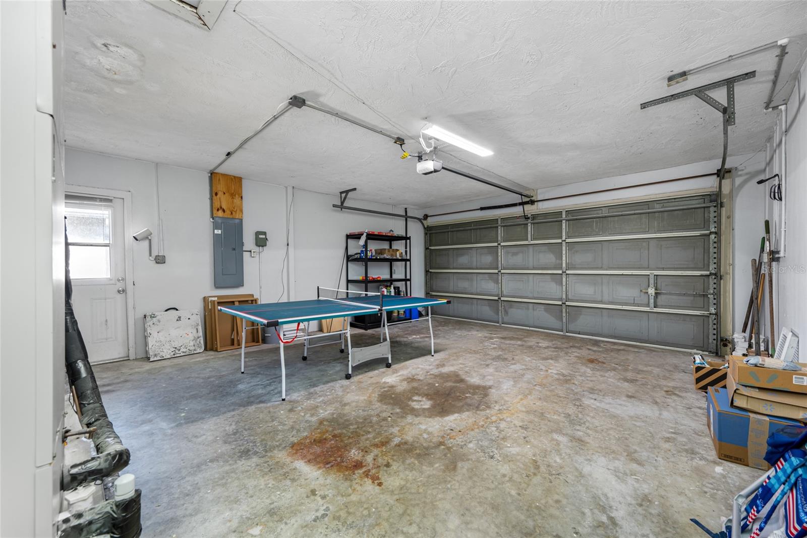 DEL ROBLES - Residential