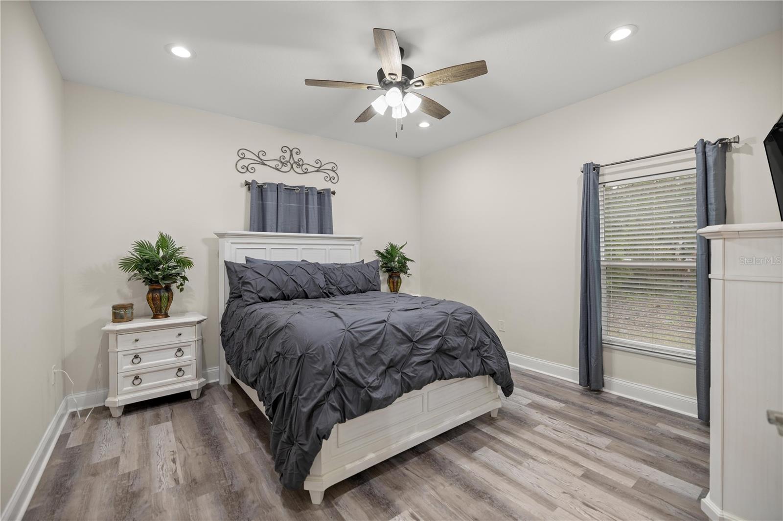 SILVER SPGS SHORES UN #42 - Residential