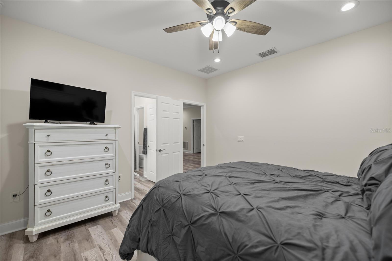 SILVER SPGS SHORES UN #42 - Residential