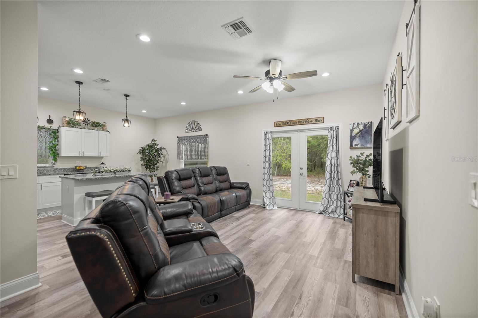 SILVER SPGS SHORES UN #42 - Residential