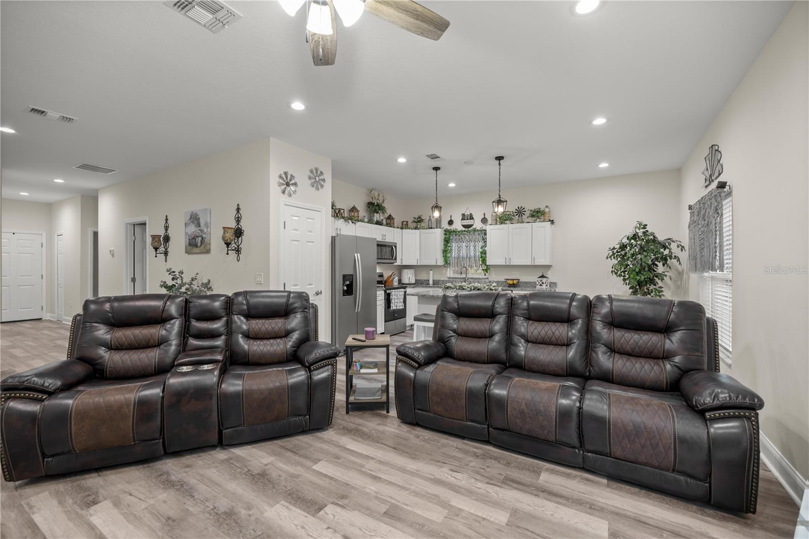 SILVER SPGS SHORES UN #42 - Residential