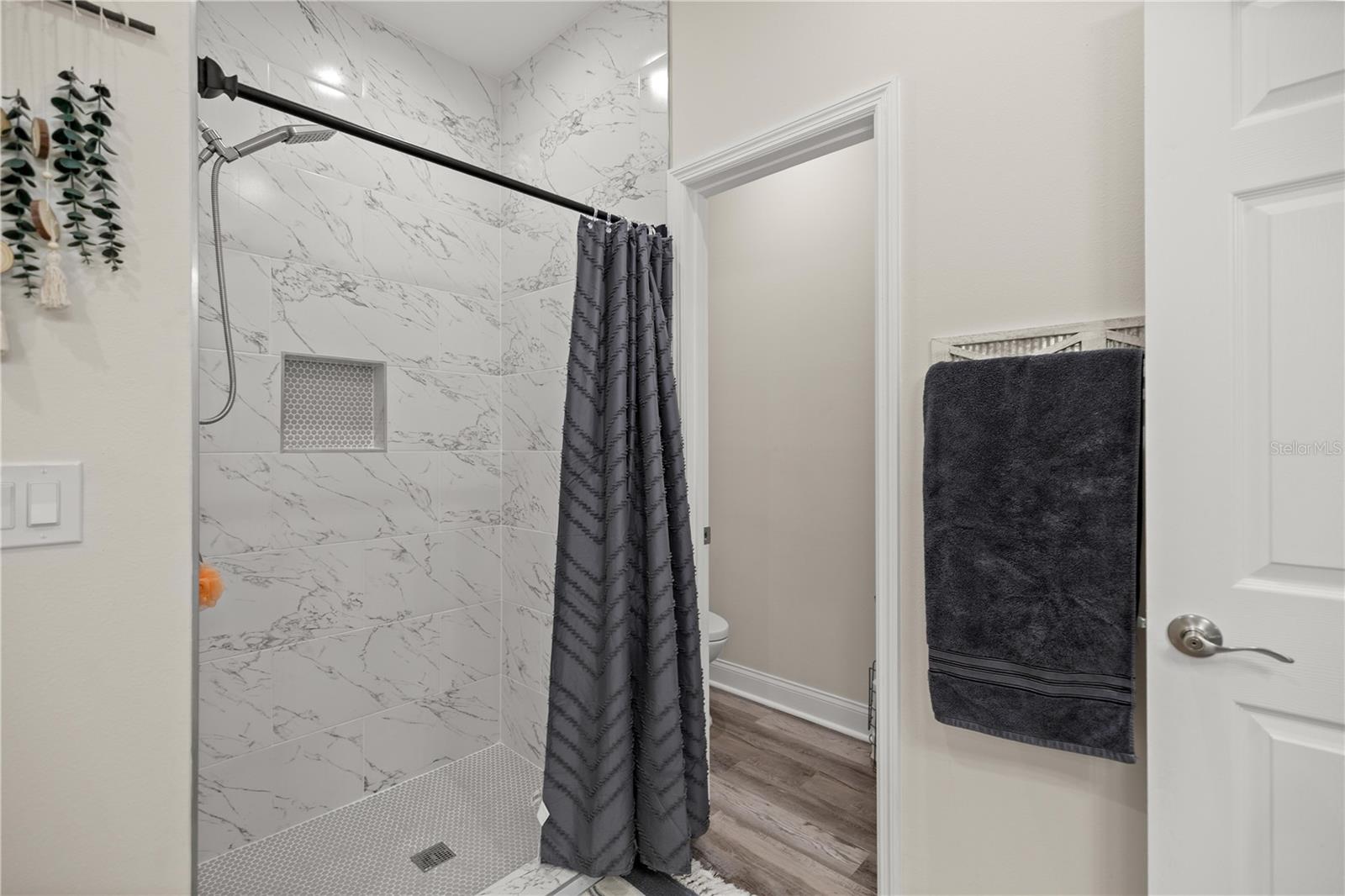 SILVER SPGS SHORES UN #42 - Residential