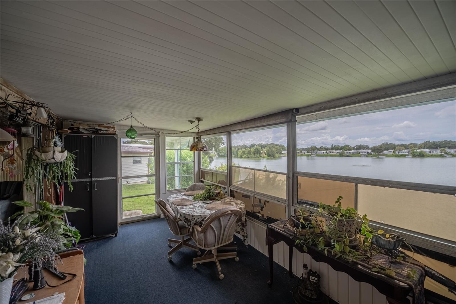 FLORAL LAKES - Residential