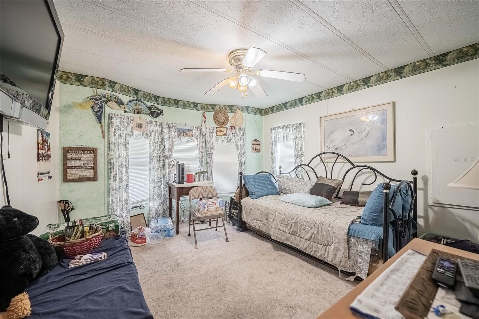 FLORAL LAKES - Residential