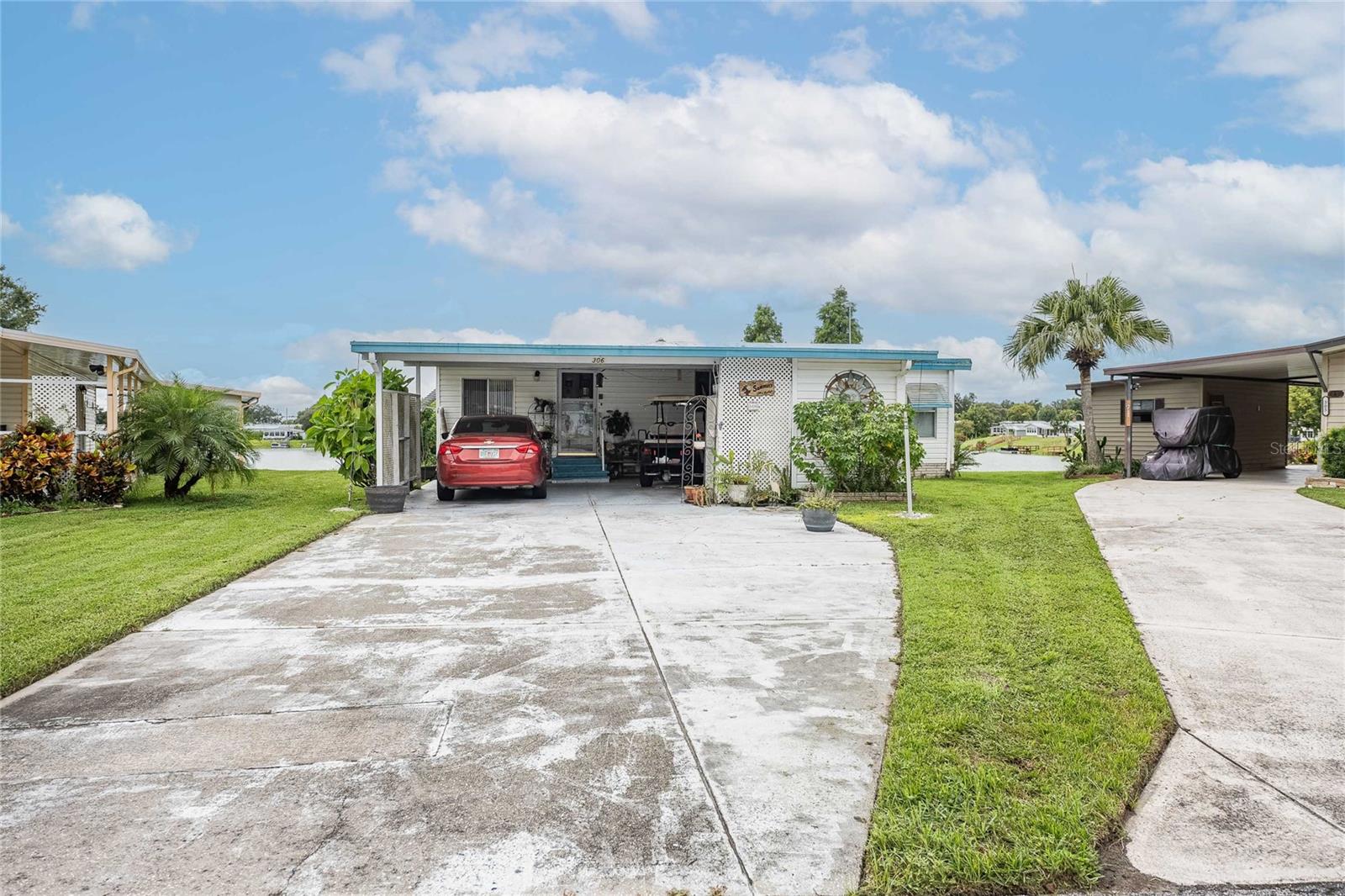 FLORAL LAKES - Residential