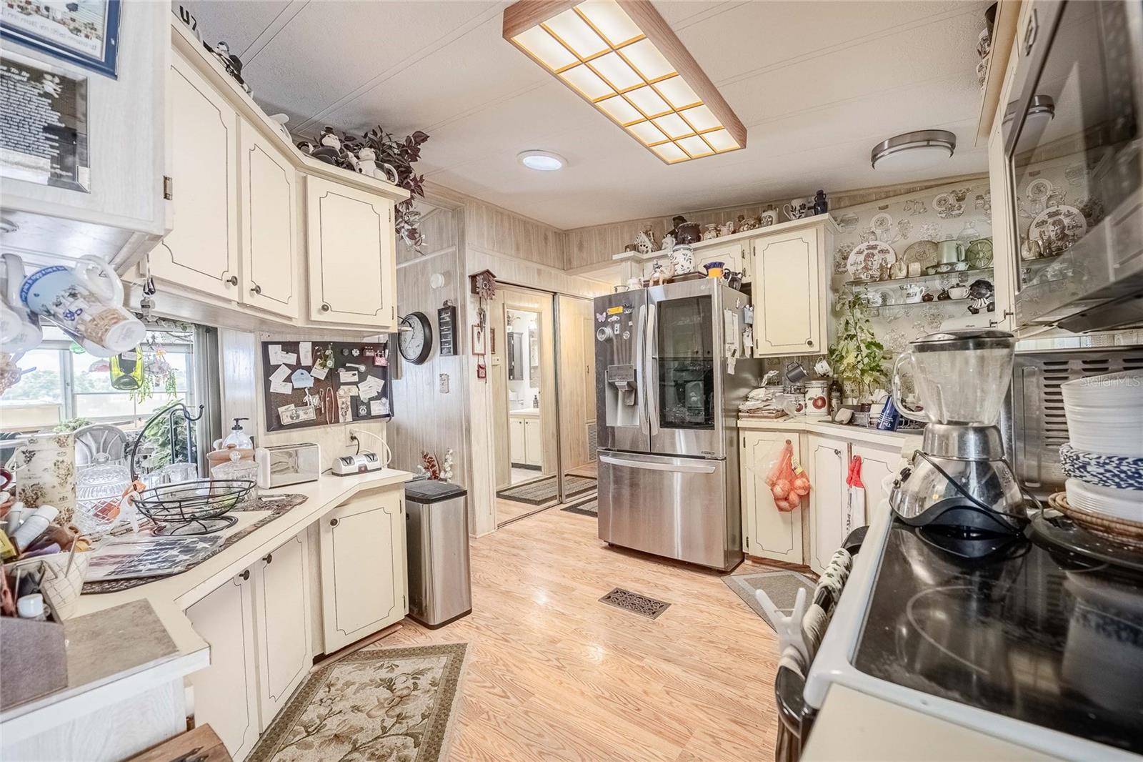 FLORAL LAKES - Residential