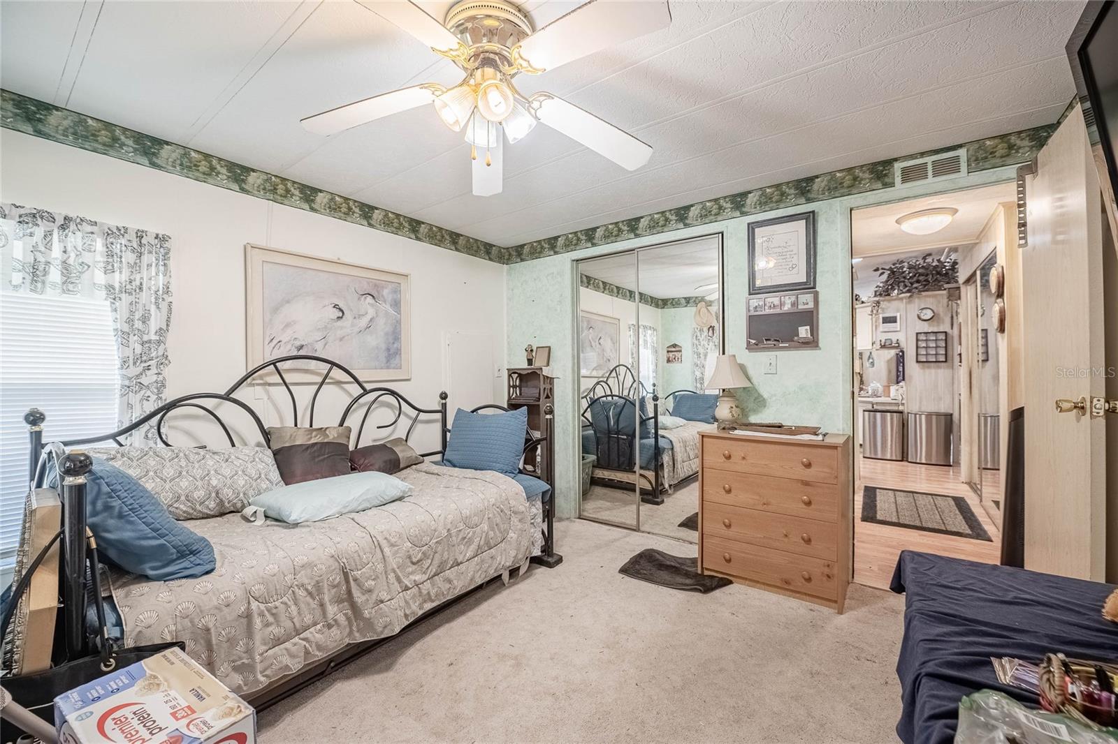 FLORAL LAKES - Residential