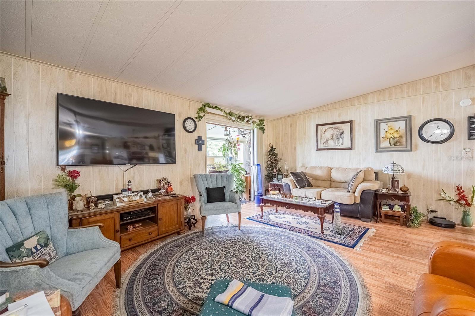 FLORAL LAKES - Residential