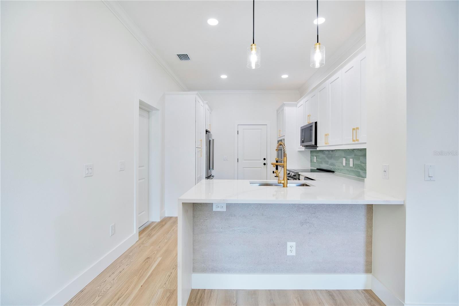 ESTHER STREET VILLAS CONDO - Residential