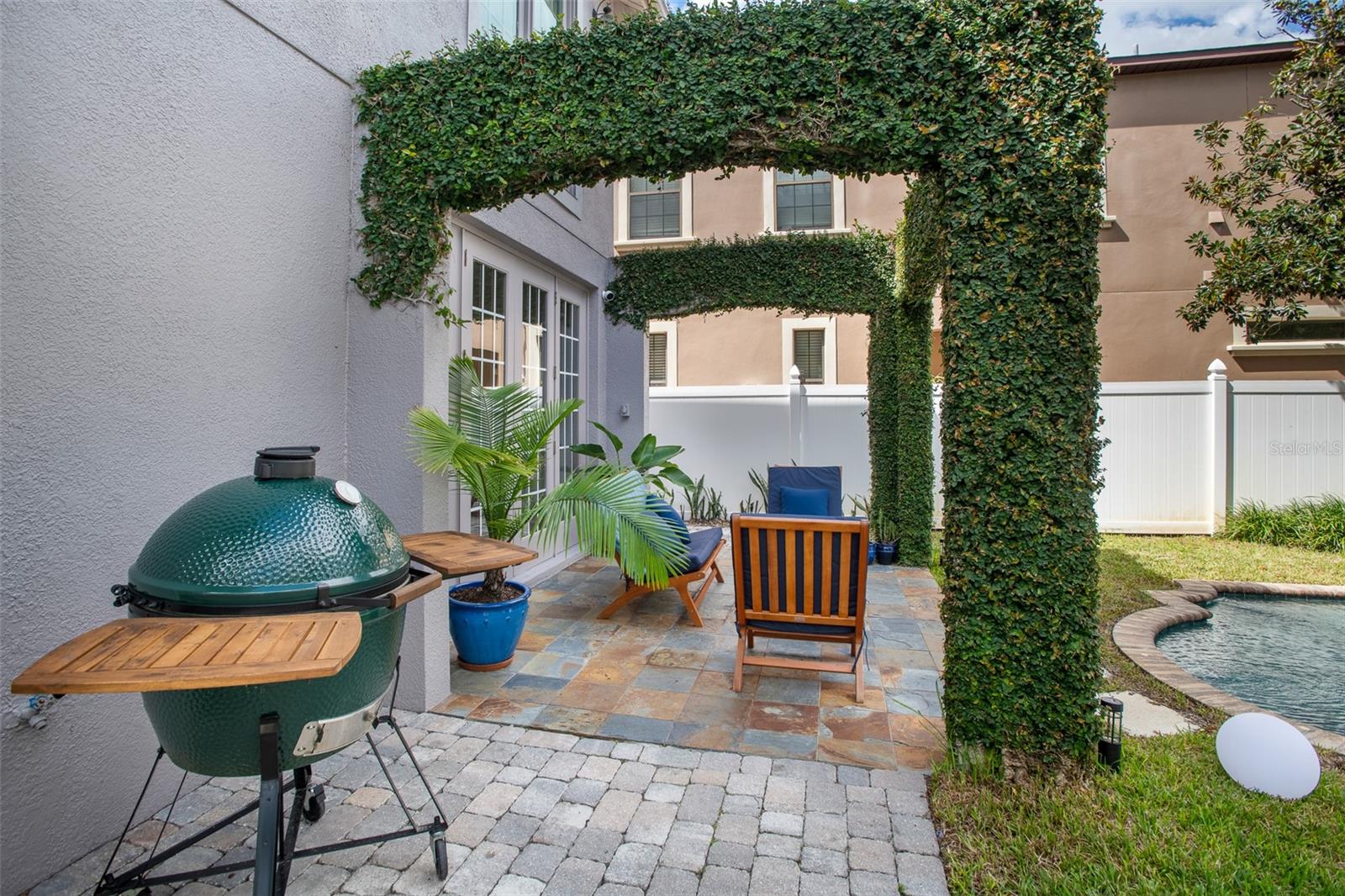 ALTALOMA HEIGHTS - Residential Lease