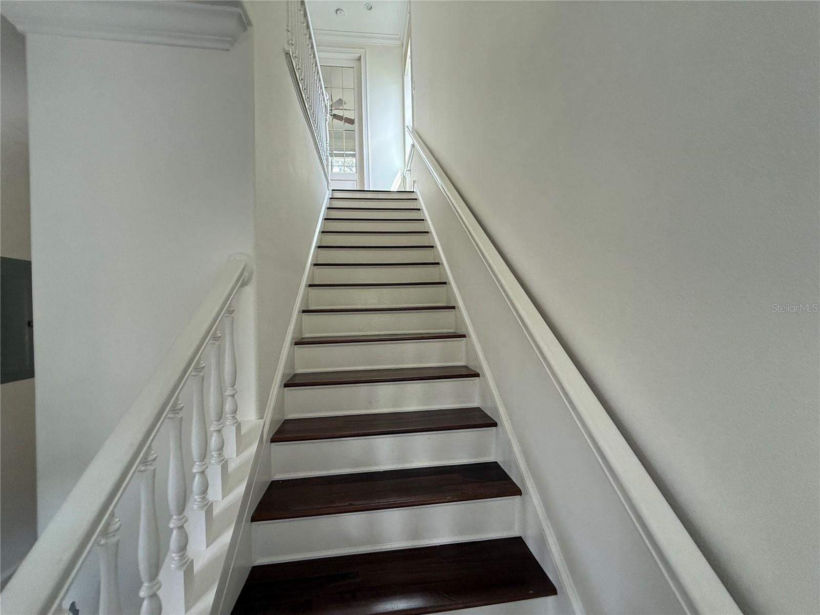 ALTALOMA HEIGHTS - Residential Lease