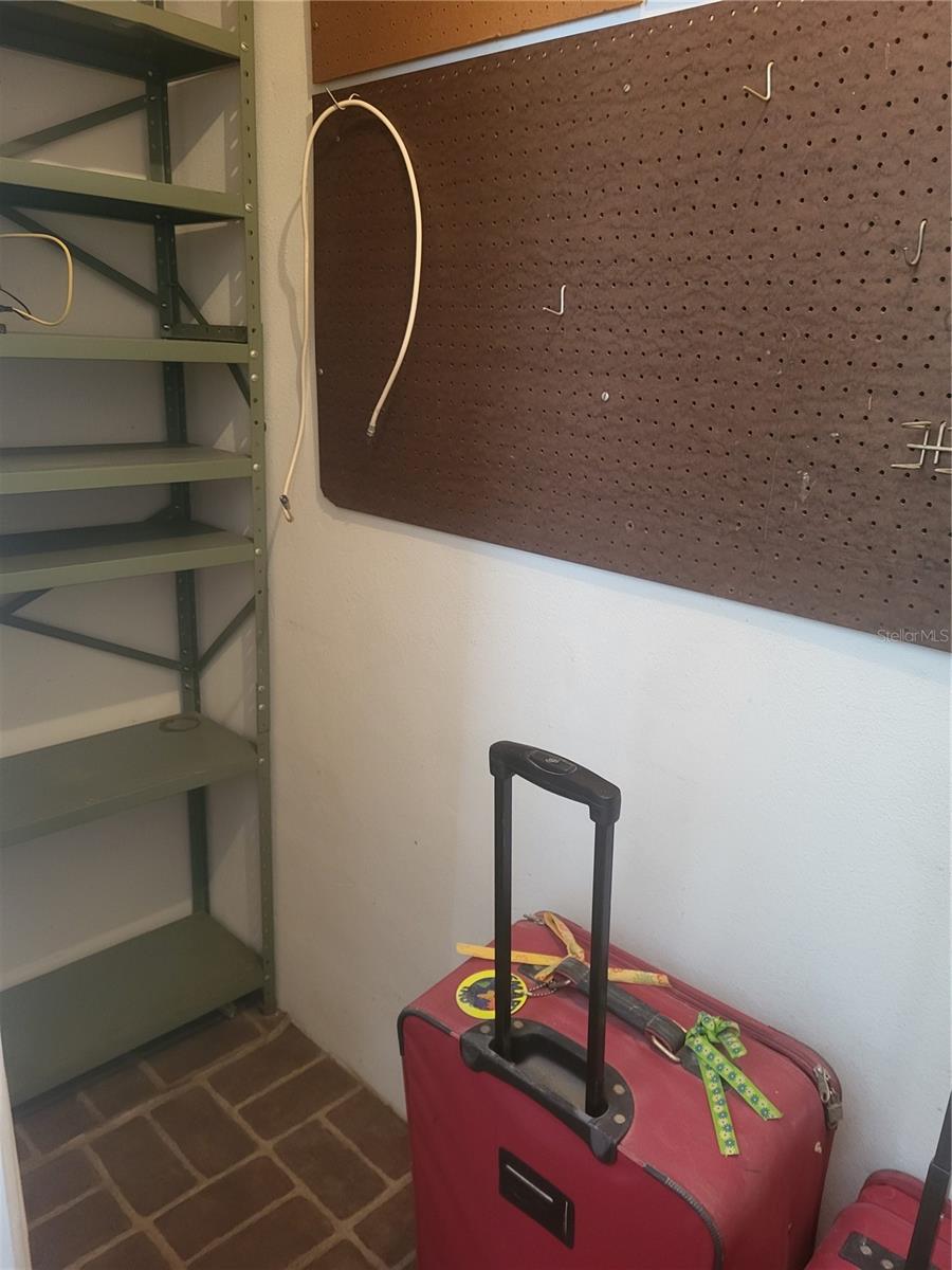 FIVE TOWNS OF ST PETE - Residential Lease