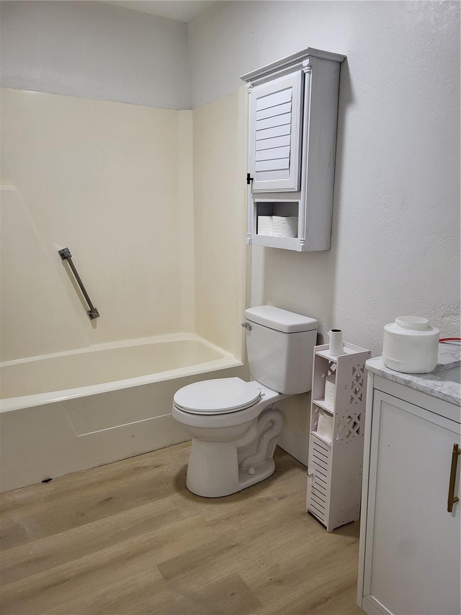 FIVE TOWNS OF ST PETE - Residential Lease