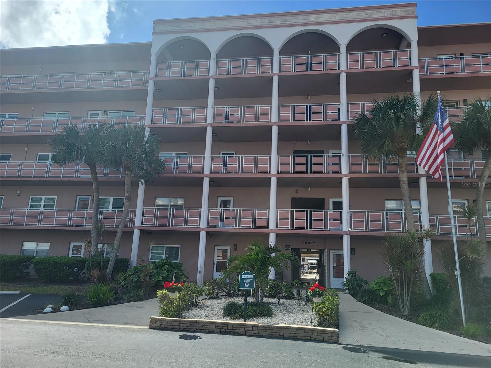 FIVE TOWNS OF ST PETE - Residential Lease